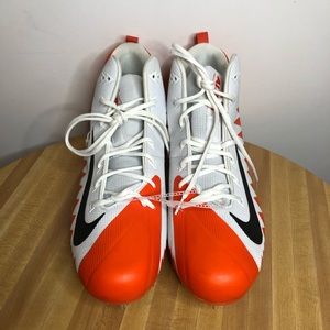 Nike Alpha Menace Pro Mid Football Cleats